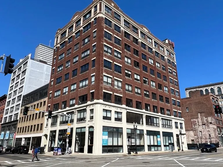 210 Lincoln St #304 — Photo 2