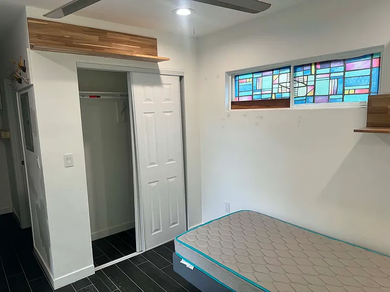 3445 Montrose Ave #A — Photo 6