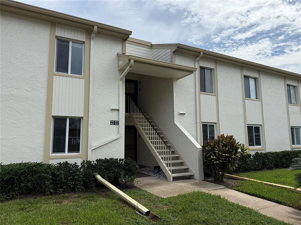 2 bed, 2.0 bath, 1054 sqft, $1,800 — Photo 1