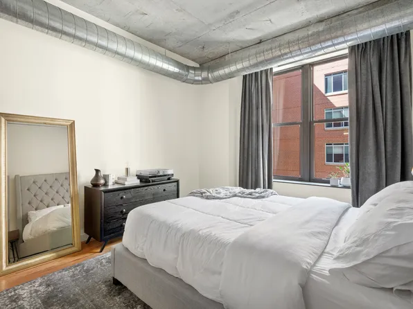 232 Pavonia Avenue image 3 of 9