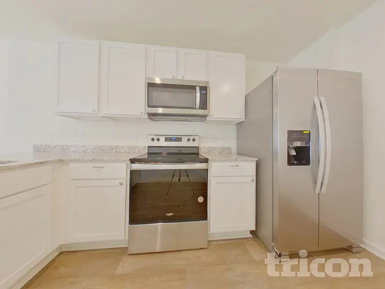 1077 Crescent Moon Loop Rd — Photo 7