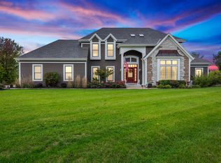 1920 Tallgrass Cir, Waukesha, WI 53188