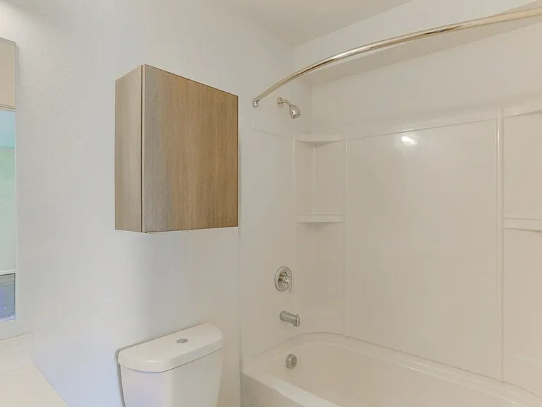5001 Brooklyn Ave NE — Photo 6
