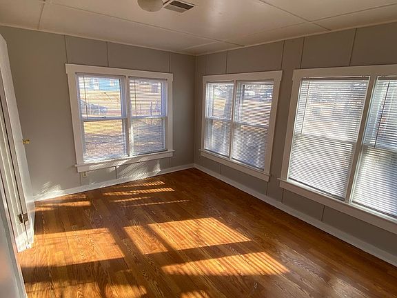 4th image of 1705 3rd Ave