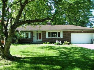 4938 Hartley Dr, Lyndhurst, OH 44124