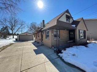 2119 E Leroy Ave, Saint Francis, WI 53235