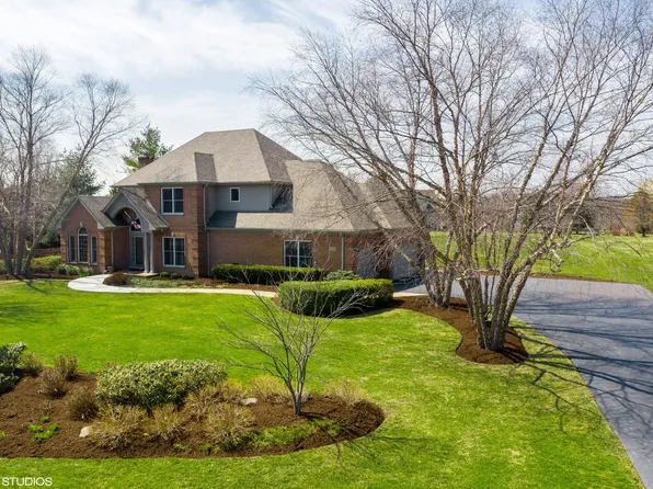 25280 N Abbey Glenn Dr, Hawthorn Woods, IL 60047