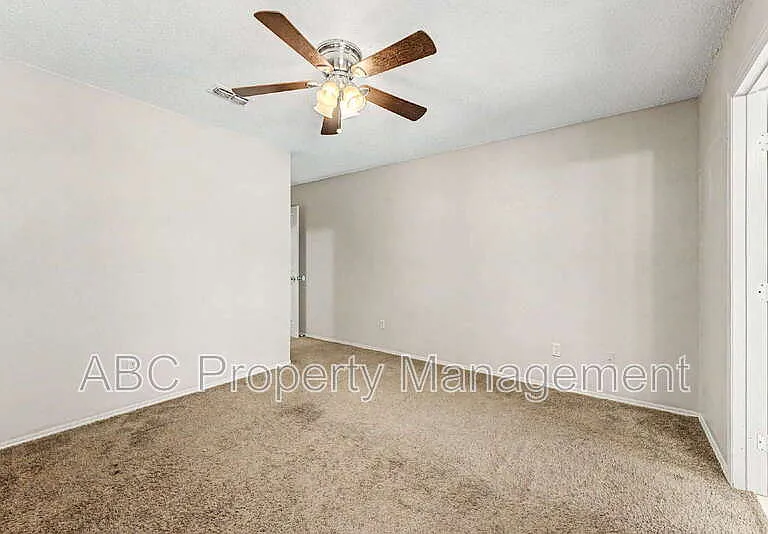 3033 W Mica St — Photo 11