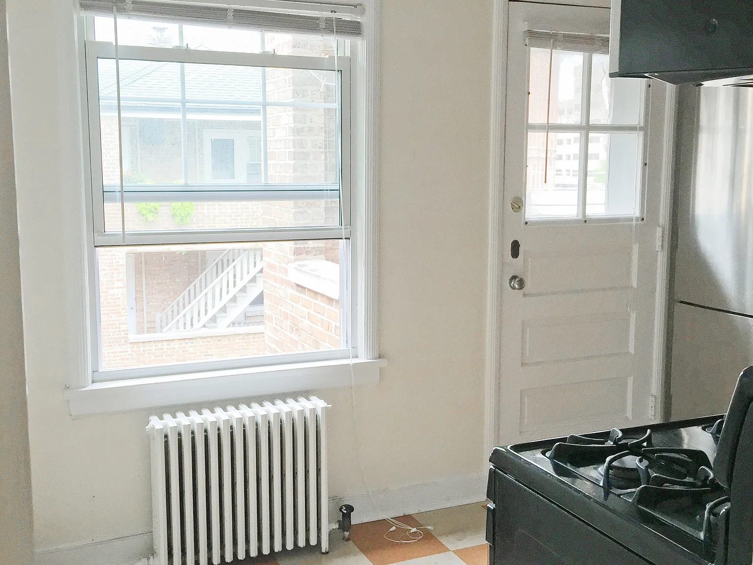 First Floor 1 Bedroom in Superb Evanston Location! — Photo 4