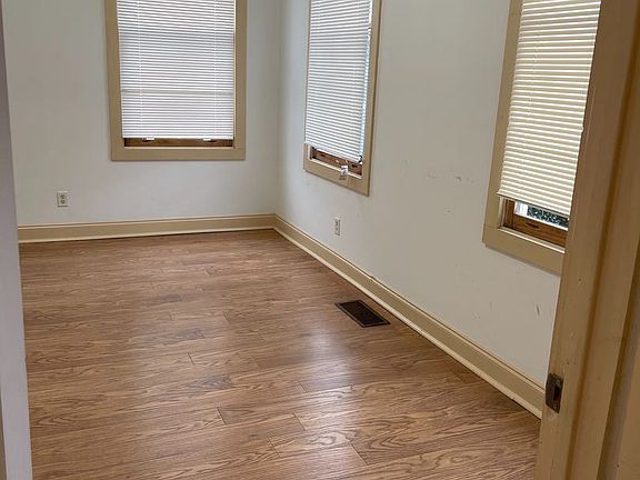 4th image of 413 E 31st St #A