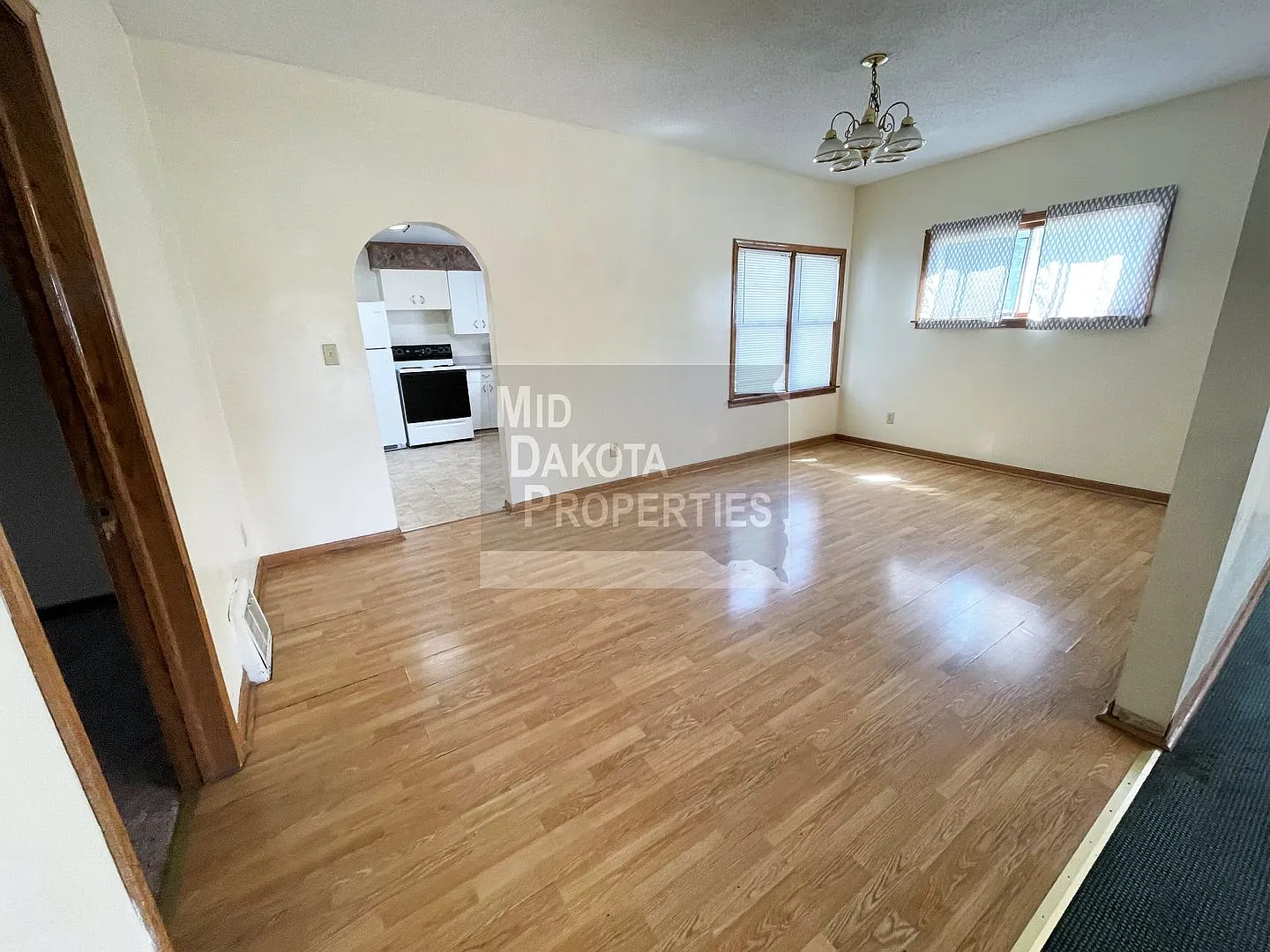 914 E 2nd- 3 bedroom house — Photo 3