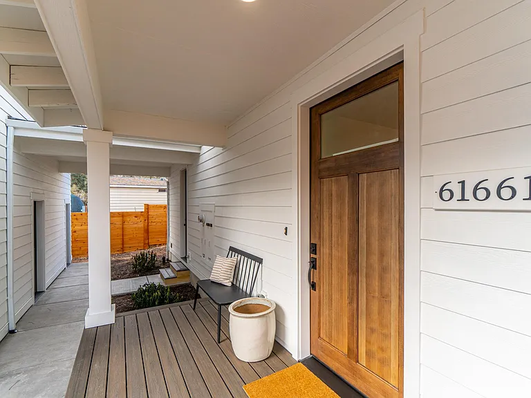 61662 SW Woodriver Dr — Photo 4