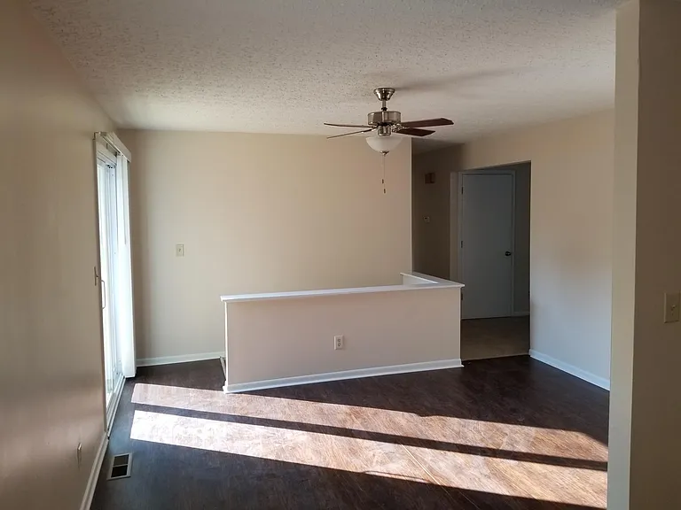 6194 Ridgewood Ct — Photo 3