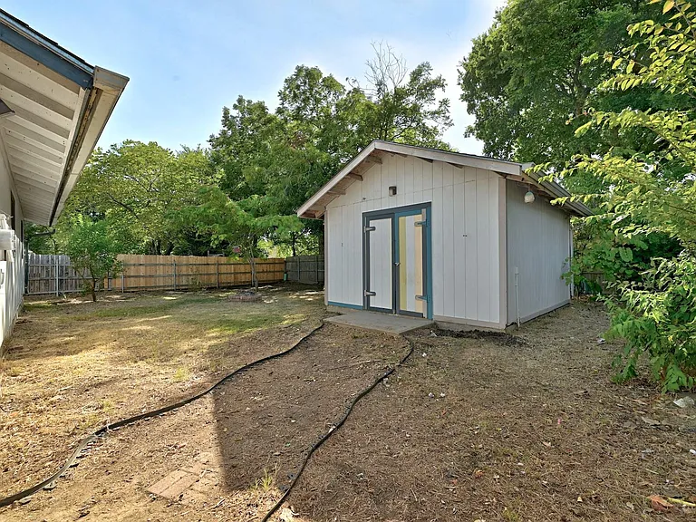 6209 Harwin Ln — Photo 25