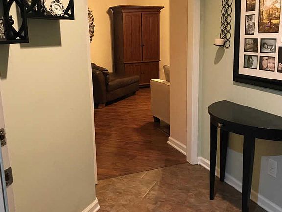 3rd image of 406 McCoy Ct