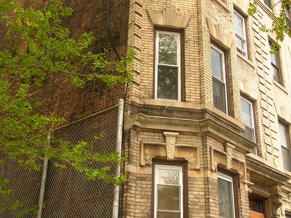 5th image of 455 Chauncey St APT 4