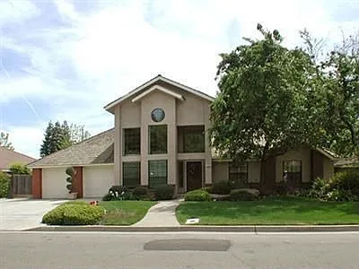 1593 E Quincy Ave photo 1