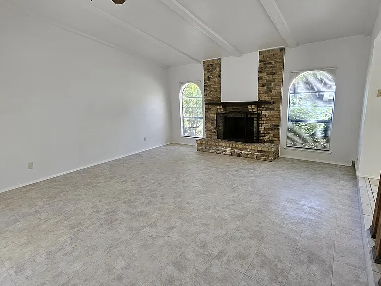 1603 California Trl — Photo 4