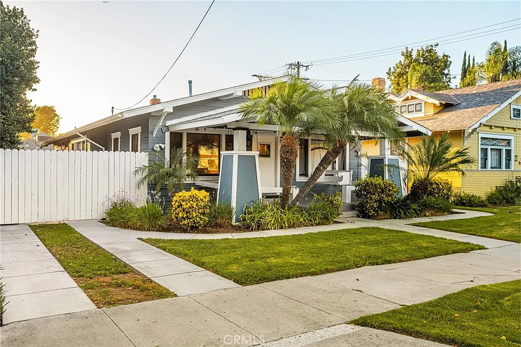 2 bed, 1050 sqft, $3,950 — Photo 4