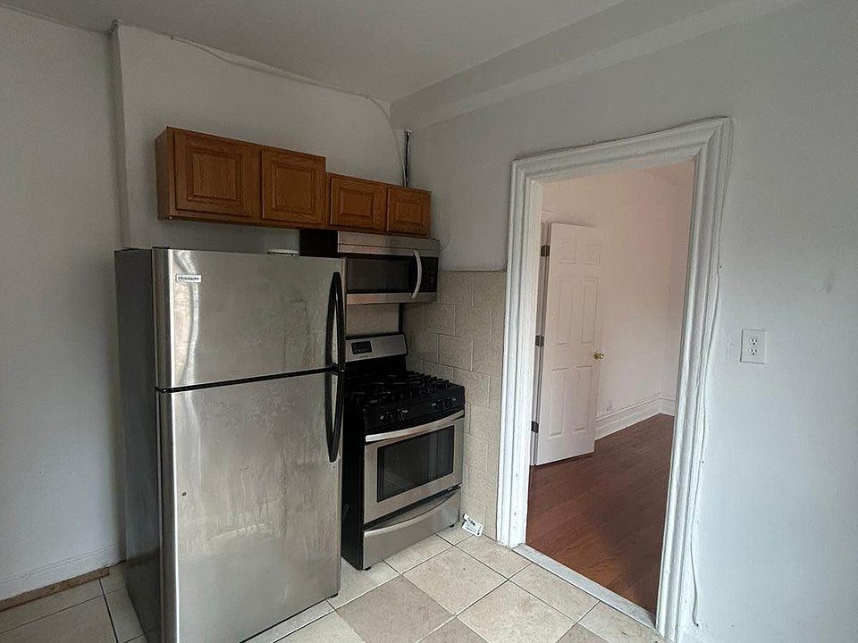 2nd image of 364 S 1st St #33