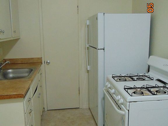3rd image of 1205 Broadway Ave #4355224