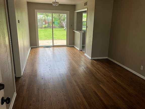 5th image of 1136 SW 52nd St