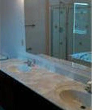 3rd image of 2935 Delavan Dr