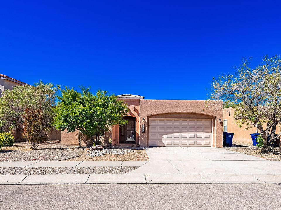 1st image of 1124 Calle Corvo NE