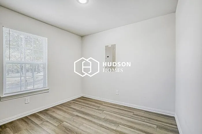 918 San Antonio St — Photo 9