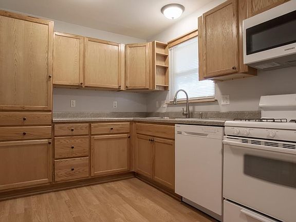 Kitchen has been beautifully updated with lots of cabinets!