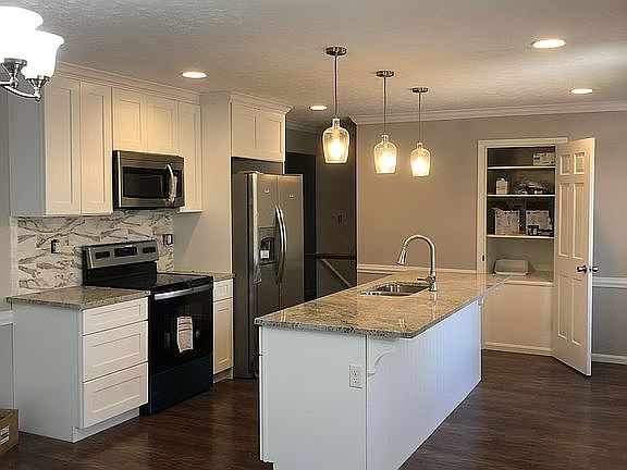 4th image of 9003 Lakeridge Dr