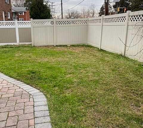 4th image of 821 Kingsland Ln