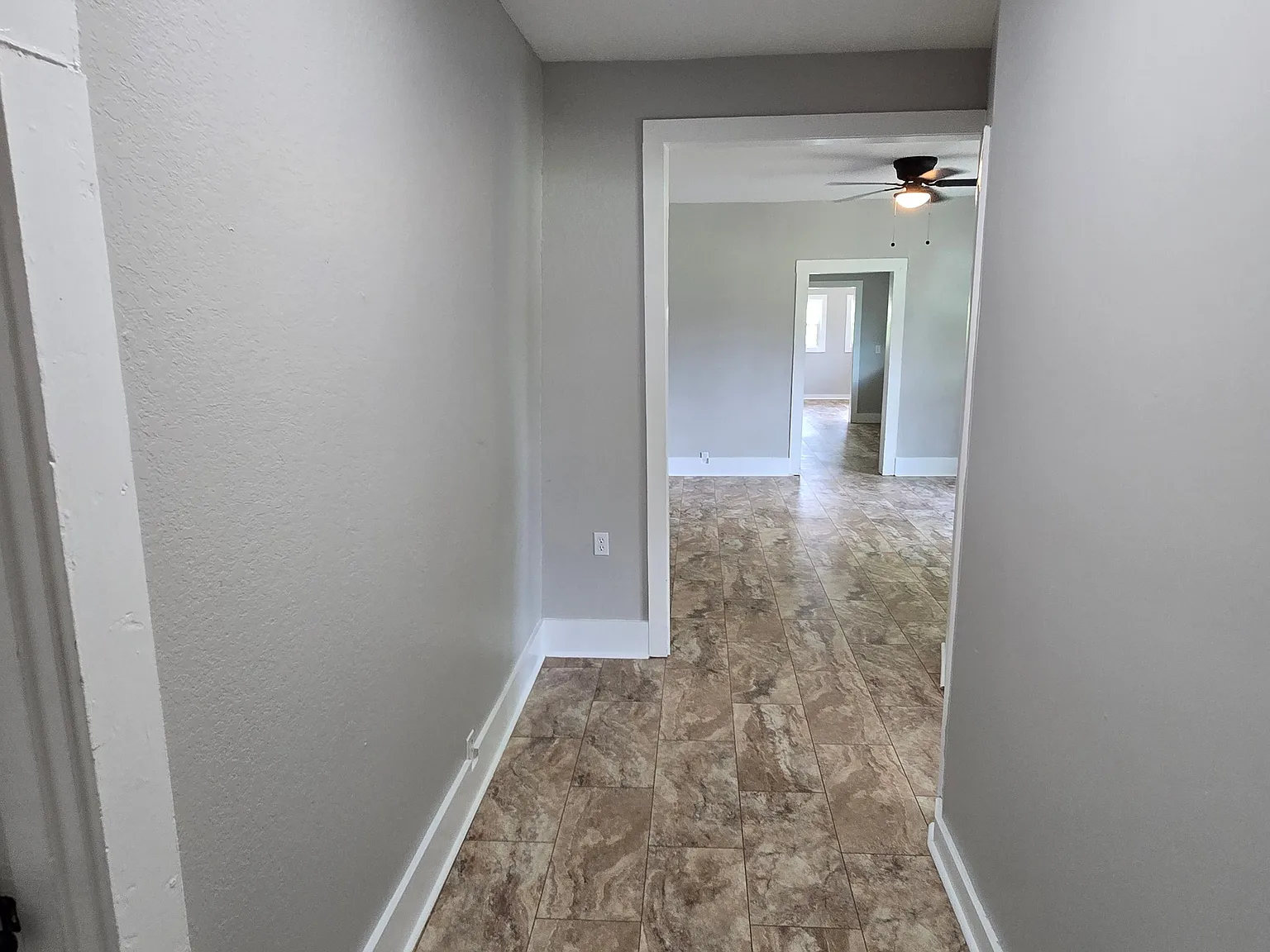 Comfortable & Practical 3-Bed Single-Story Home w/ Fenced Backyard — Photo 2