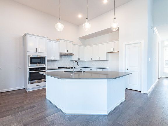 3rd image of 6018 Marsh Lake Ct