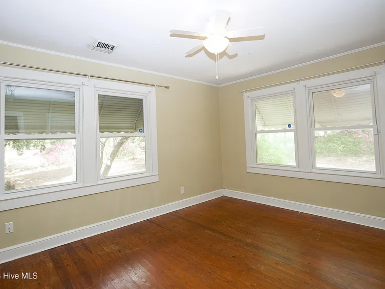 701 E Main St — Photo 13