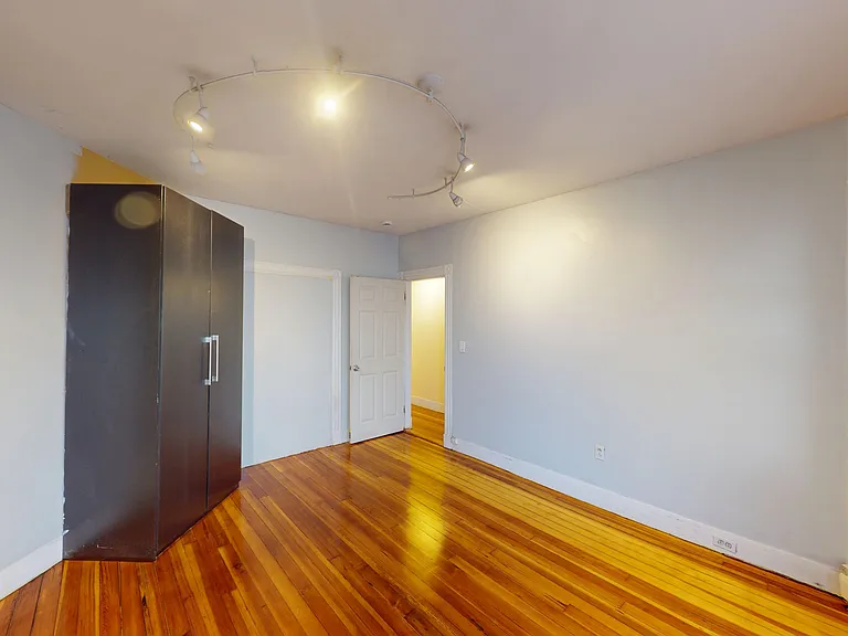 46 Middle St #3 — Photo 8