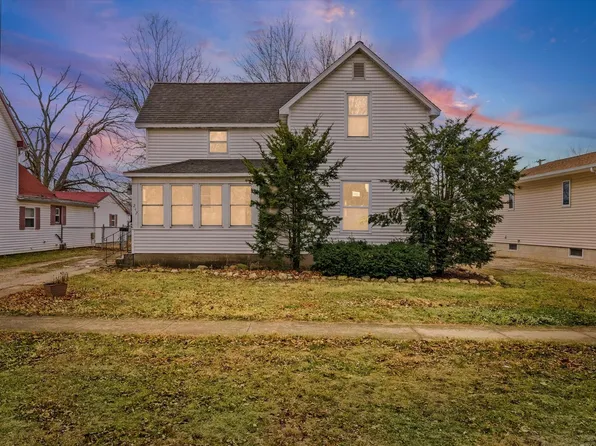 242 E Pine St, Paxton, IL 60957