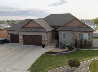 985 Mustang Ave, Dickinson, ND 58601