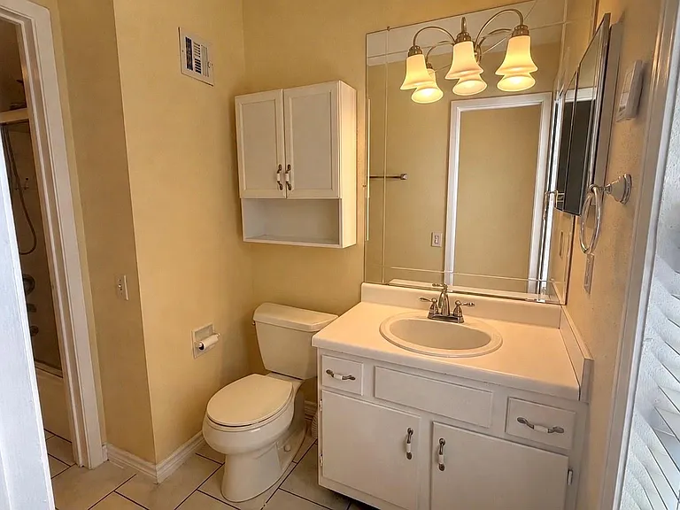 11710 Southlake Dr #16 — Photo 30