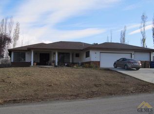 22160 Buena Vista St, Tehachapi, CA 93561