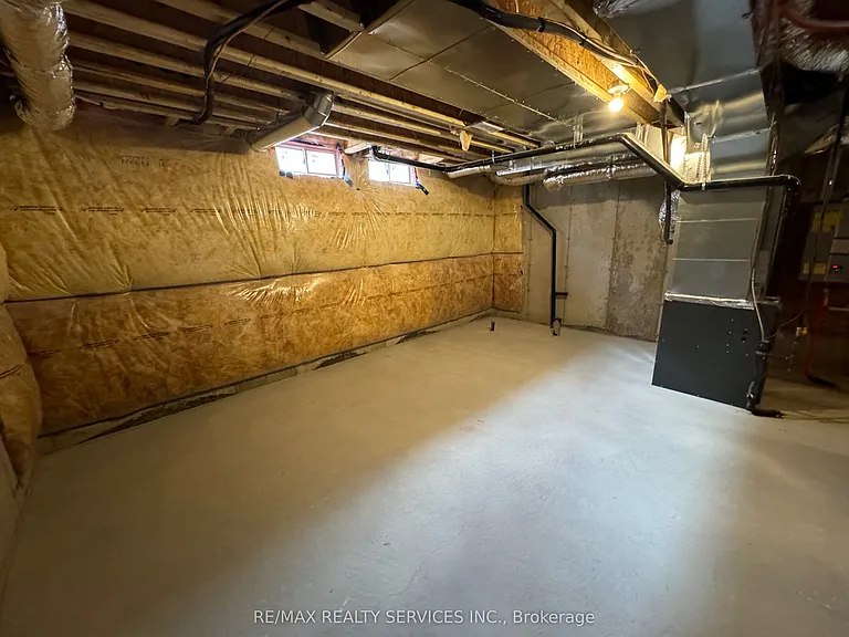 202 Tennant Cir — Photo 30