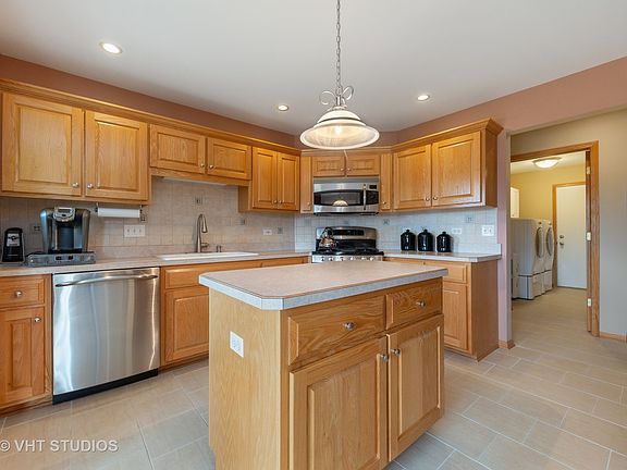 5th image of 2039 Westbury Dr