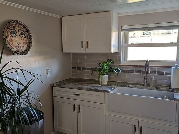 5th image of 708 Peace Point Rd