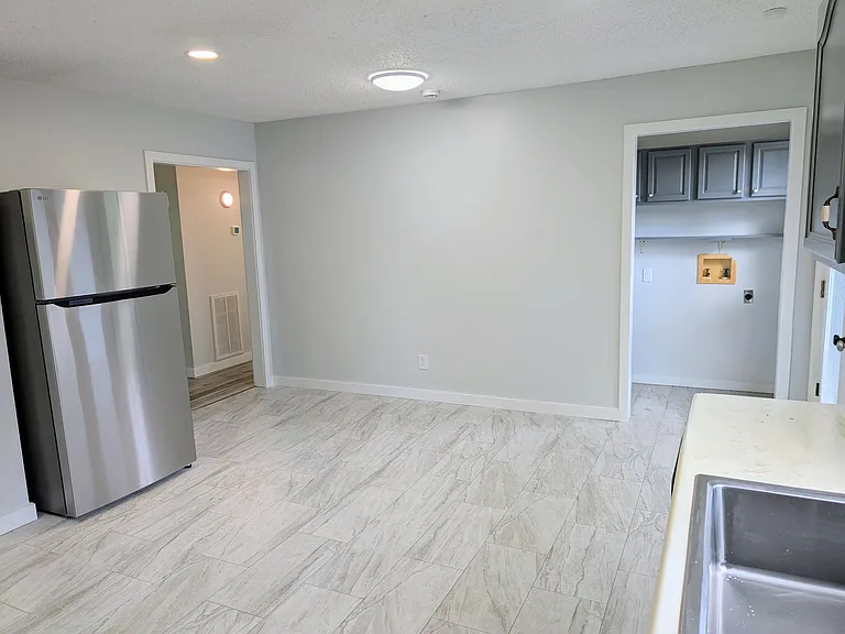 130 Hillside Dr — Photo 11