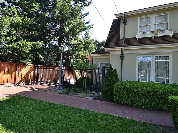 4th image of 1532 Newport Ave
