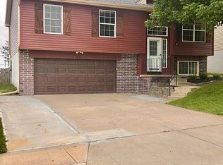 17721 Chandler St, Omaha, NE 68136