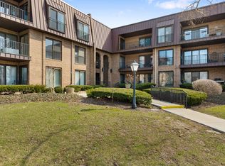 2 The Court Of Harborside APT 207, Northbrook, IL