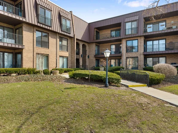 2 The Court Of Harborside APT 207, Northbrook, IL 60062