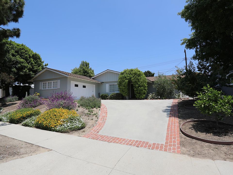 1st image of 9658 Sophia Ave