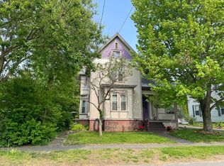 55 Grinnell St, Greenfield, MA 01301